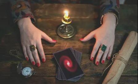 方火运回归前三次是周朝汉朝和明朝开元棋牌法国占星家族女占星家：东(图2)